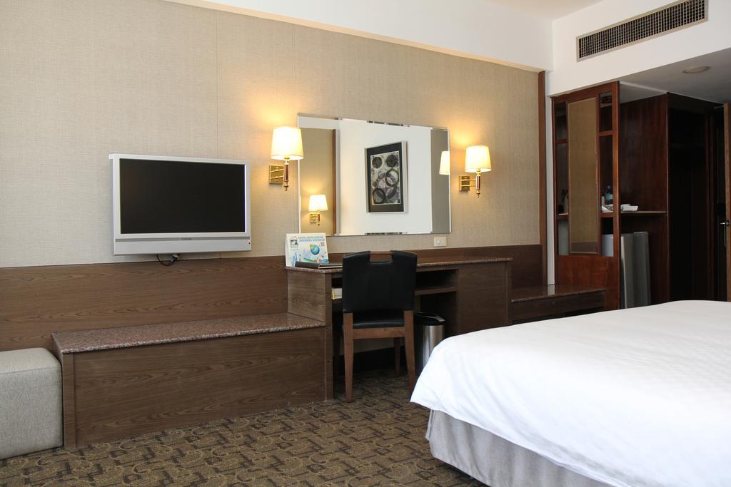 Pleasant Hotels International Taoyuan Extérieur photo